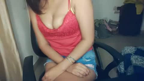 Snapshot of _shalini_0 chatting on 10, 10, 2025 _shalini_0 online show from 10, 10, 2025