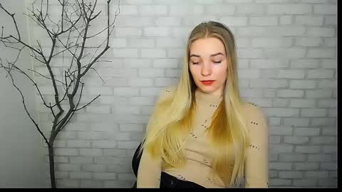 Snapshot of _snow_queen__ chatting on 3, 3, 2025 Rachel online show from 3, 3, 2025