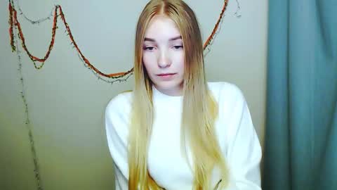 Snapshot of _snow_queen__ chatting on 18, 12, 2025 Rachel online show from 18, 12, 2025