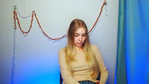 Snapshot of _snow_queen__ chatting on 21, 12, 2025 Rachel online show from 21, 12, 2025