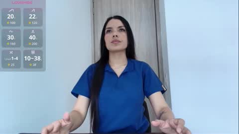 Snapshot of _sofiadeluxe_ chatting on 10, 10, 2025 SOFIA DELUXE online show from 10, 10, 2025