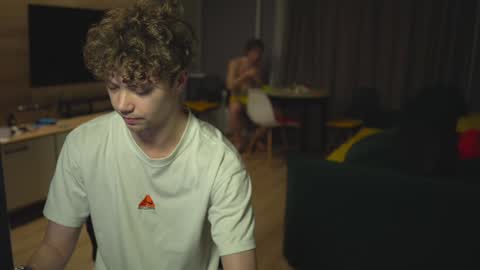 Snapshot of _sopranos_ chatting on 4, 2, 2025 OLIVERpvt is open online show from 4, 2, 2025