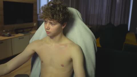 Snapshot of _sopranos_ chatting on 18, 2, 2025 OLIVERpvt is open online show from 18, 2, 2025