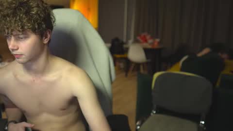 Snapshot of _sopranos_ chatting on 28, 2, 2025 OLIVERpvt is open online show from 28, 2, 2025