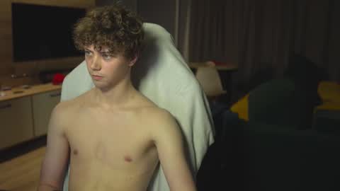 Snapshot of _sopranos_ chatting on 4, 3, 2025 OLIVERpvt is open online show from 4, 3, 2025