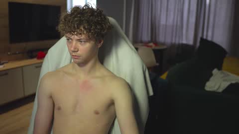 Snapshot of _sopranos_ chatting on 6, 3, 2025 OLIVERpvt is open online show from 6, 3, 2025