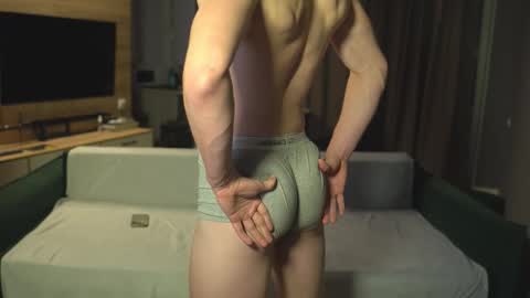 Snapshot of _sopranos_ chatting on 12, 10, 2025 OLIVERpvt is open online show from 12, 10, 2025