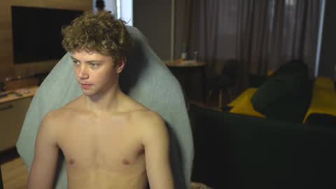 Snapshot of _sopranos_ chatting on 26, 10, 2025 OLIVERpvt is open online show from 26, 10, 2025