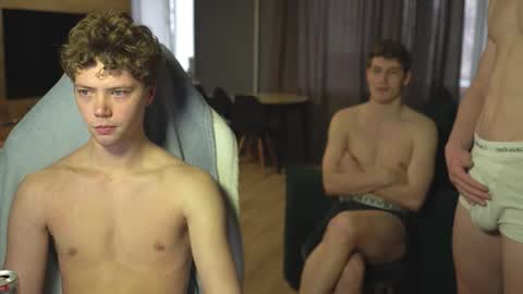 Snapshot of _sopranos_ chatting on 29, 10, 2025 OLIVERpvt is open online show from 29, 10, 2025