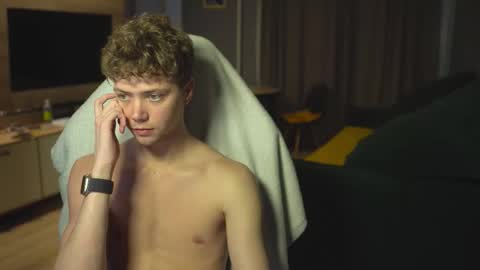 Snapshot of _sopranos_ chatting on 12, 11, 2025 OLIVERpvt is open online show from 12, 11, 2025