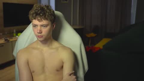 Snapshot of _sopranos_ chatting on 13, 11, 2025 OLIVERpvt is open online show from 13, 11, 2025