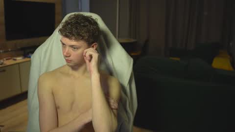 Snapshot of _sopranos_ chatting on 18, 11, 2025 OLIVERpvt is open online show from 18, 11, 2025