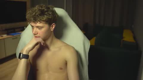 Snapshot of _sopranos_ chatting on 19, 11, 2025 OLIVERpvt is open online show from 19, 11, 2025