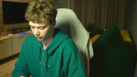 Snapshot of _sopranos_ chatting on 30, 11, 2025 OLIVERpvt is open online show from 30, 11, 2025