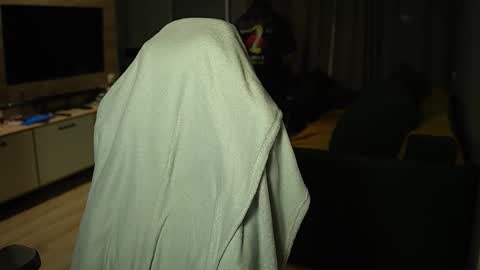 Snapshot of _sopranos_ chatting on 14, 12, 2025 OLIVERpvt is open online show from 14, 12, 2025