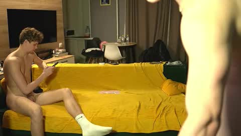 OLIVERpvt is open online show from 20, 12, 2025