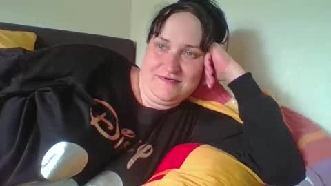 Snapshot of _squirty_pussyyy_ chatting on 3, 6, 2026 Melisa online show from 3, 6, 2026