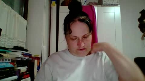 Snapshot of _squirty_pussyyy_ chatting on 23, 6, 2026 Melisa online show from 23, 6, 2026