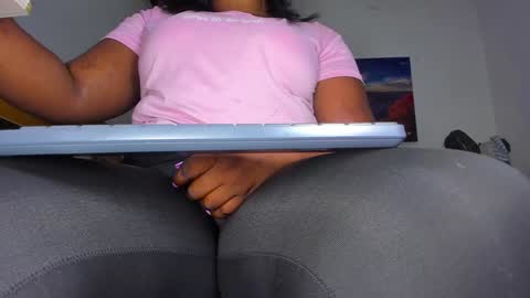 Snapshot of _ssusy_ chatting on 28, 1, 2025 susy online show from 28, 1, 2025