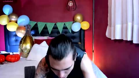 Snapshot of _tattoo_couple chatting on 1, 10, 2025 online show from 1, 10, 2025