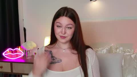 _tessa_may_ online show from 28, 10, 2025