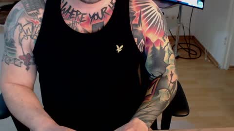 Snapshot of _trythis_ chatting on 5, 4, 2026 _trythis_ online show from 5, 4, 2026