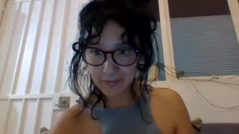 Snapshot of _tutti_frutti_ chatting on 5, 3, 2025 _tutti_frutti_ online show from 5, 3, 2025