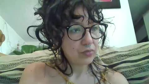 Snapshot of _tutti_frutti_ chatting on 19, 11, 2025 _tutti_frutti_ online show from 19, 11, 2025