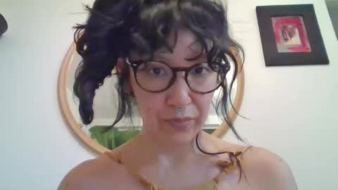 Snapshot of _tutti_frutti_ chatting on 24, 11, 2025 _tutti_frutti_ online show from 24, 11, 2025