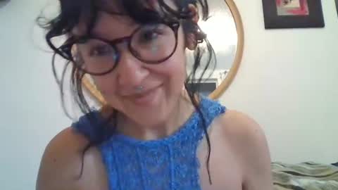 Snapshot of _tutti_frutti_ chatting on 1, 12, 2025 _tutti_frutti_ online show from 1, 12, 2025