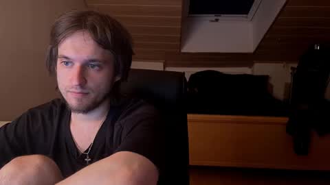 Snapshot of _v_l_a_d_ chatting on 10, 5, 2026 Vlad online show from 10, 5, 2026