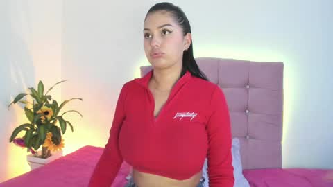 Snapshot of _valediaz__ chatting on 3, 2, 2025 Vale online show from 3, 2, 2025