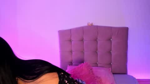 Snapshot of _valediaz__ chatting on 23, 12, 2025 Vale online show from 23, 12, 2025