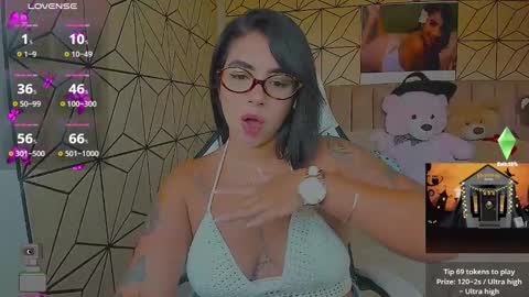 Snapshot of _vane_lopez chatting on 25, 10, 2025 vane online show from 25, 10, 2025