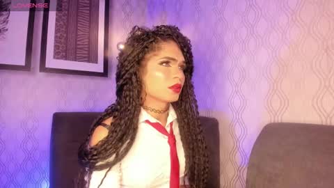 Snapshot of _vennuss_ chatting on 5, 1, 2025 Venus online show from 5, 1, 2025
