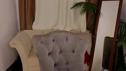 Snapshot of _violet_mills_ chatting on 12, 2, 2025 Violet online show from 12, 2, 2025