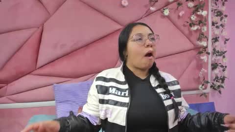 _violeta18_ online show from 23, 11, 2025