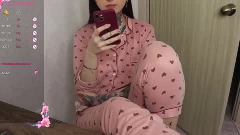 Snapshot of _viv1an_ chatting on 6, 3, 2025 Alis online show from 6, 3, 2025