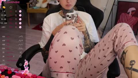 Snapshot of _viv1an_ chatting on 26, 9, 2025 Alis online show from 26, 9, 2025