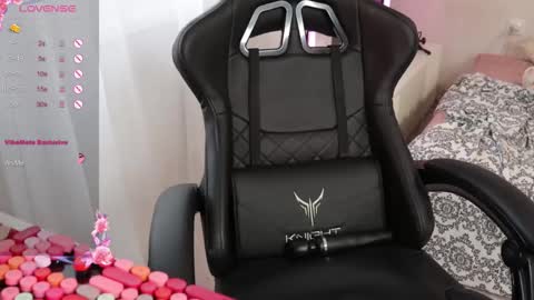 Snapshot of _viv1an_ chatting on 30, 9, 2025 Alis online show from 30, 9, 2025