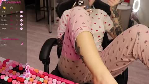 Snapshot of _viv1an_ chatting on 28, 10, 2025 Alis online show from 28, 10, 2025