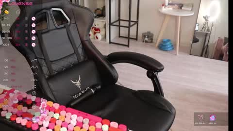 Snapshot of _viv1an_ chatting on 20, 11, 2025 Alis online show from 20, 11, 2025