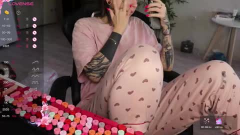 Snapshot of _viv1an_ chatting on 27, 11, 2025 Alis online show from 27, 11, 2025