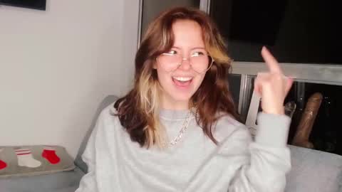 _yourcherrybomb online show from 31, 12, 2024