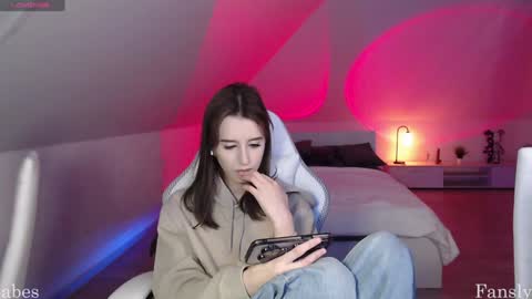 Snapshot of _yummybabes_ chatting on 3, 12, 2024 Nicole Thomas Dave online show from 3, 12, 2024