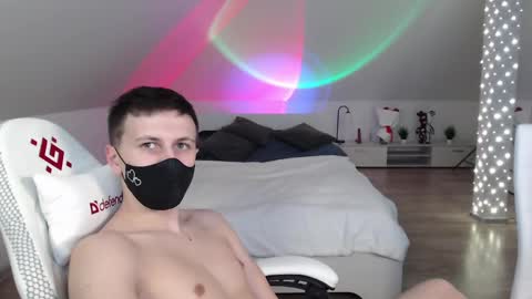 Snapshot of _yummybabes_ chatting on 12, 3, 2025 Nicole Thomas Dave online show from 12, 3, 2025