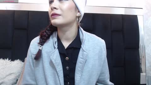 Yuyi online show from 27, 1, 2025