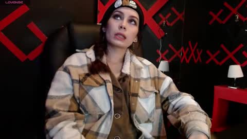 Yuyi online show from 15, 2, 2025