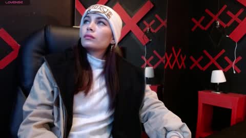 Yuyi online show from 20, 2, 2025