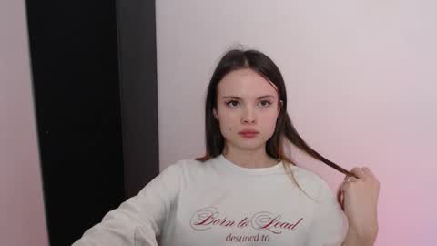 Snapshot of a_ariella_ chatting on 8, 10, 2025 a_ariella_ online show from 8, 10, 2025